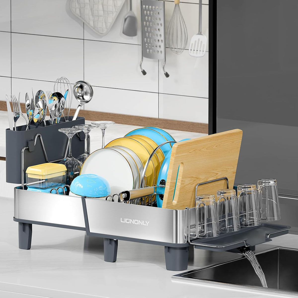 Expandable Dish Drying Rack with Drain Spout
