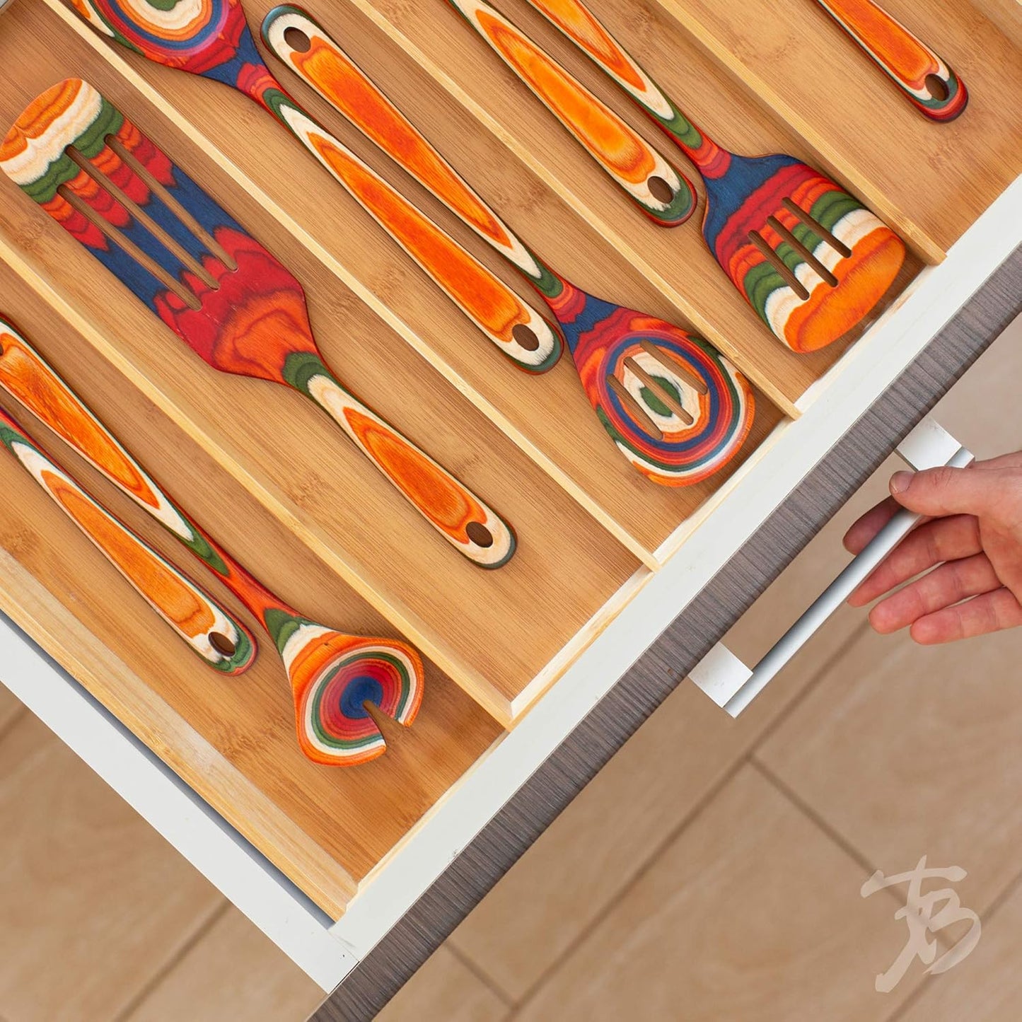 Expandable 5-Compartment Drawer Organizer, Expands from 13 to 22" Wide